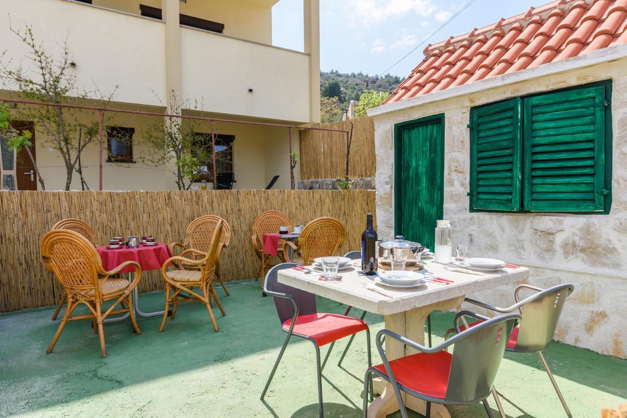 מרינה Apartmani Marko I Ana מראה חיצוני תמונה