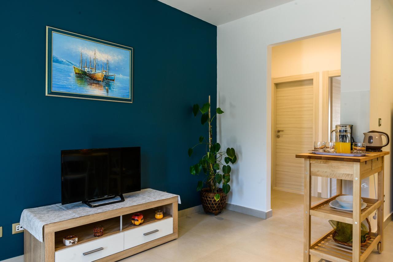 מרינה Apartmani Marko I Ana מראה חיצוני תמונה