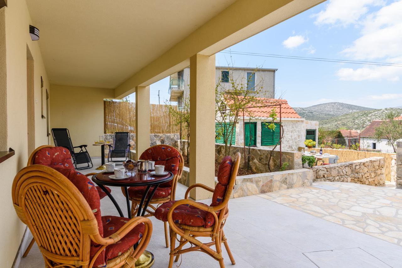 מרינה Apartmani Marko I Ana מראה חיצוני תמונה