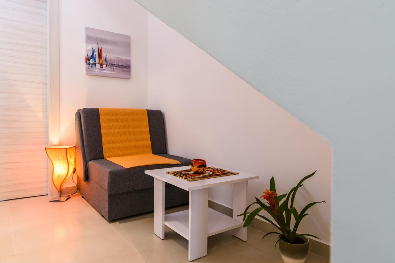 מרינה Apartmani Marko I Ana מראה חיצוני תמונה