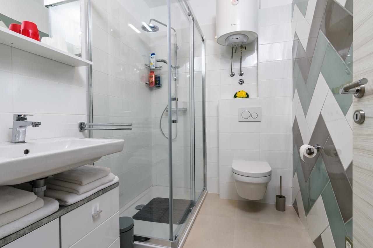 מרינה Apartmani Marko I Ana מראה חיצוני תמונה
