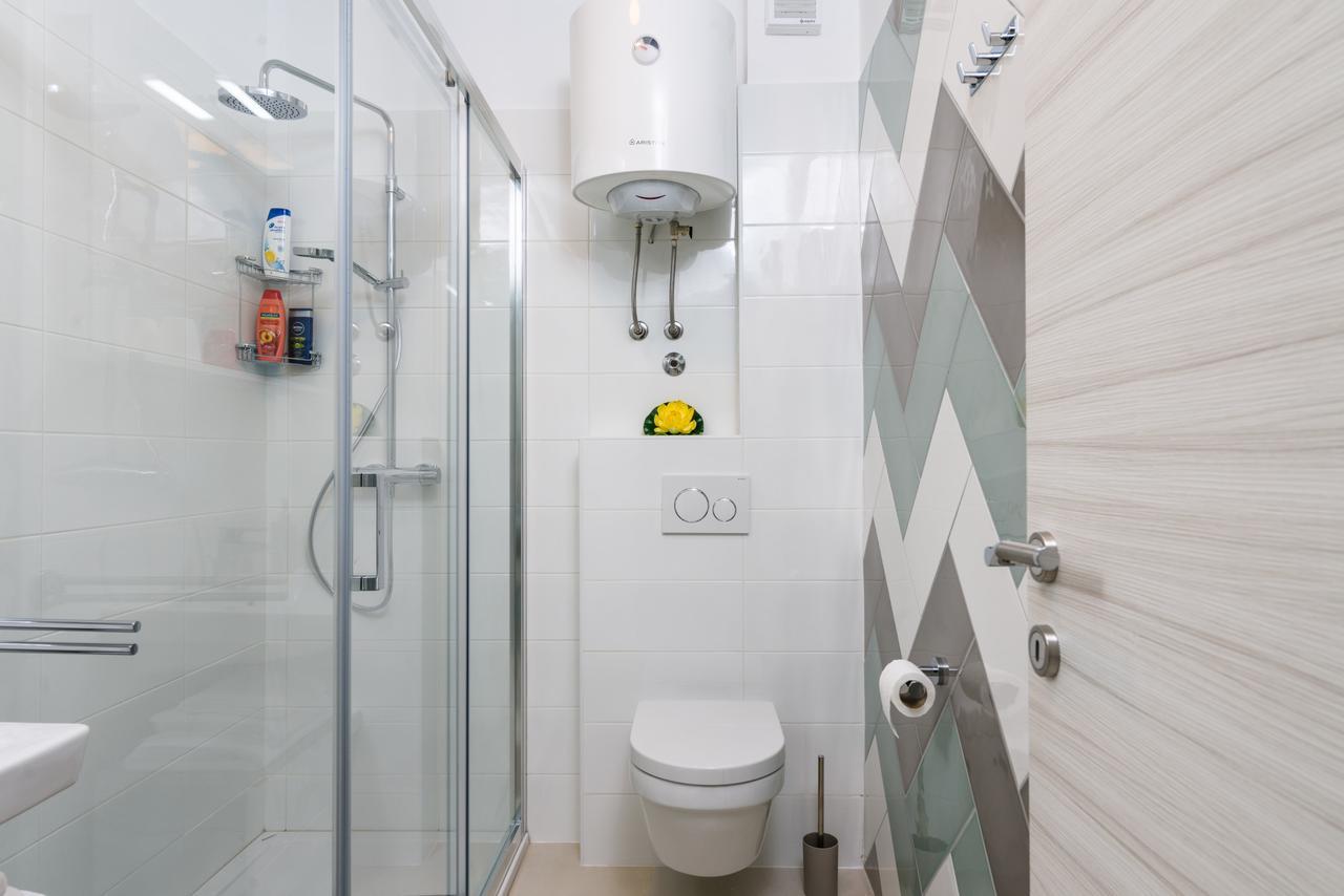מרינה Apartmani Marko I Ana מראה חיצוני תמונה