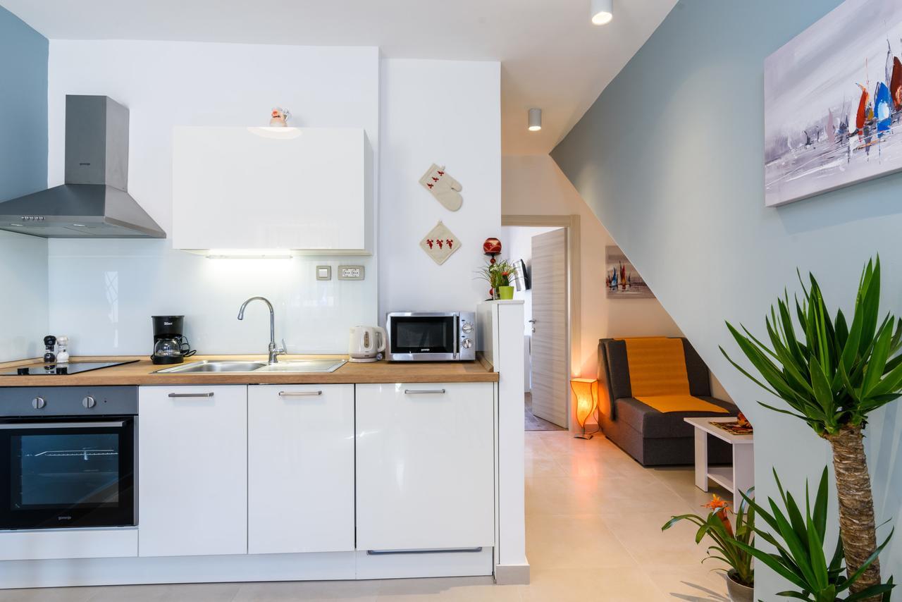 מרינה Apartmani Marko I Ana מראה חיצוני תמונה