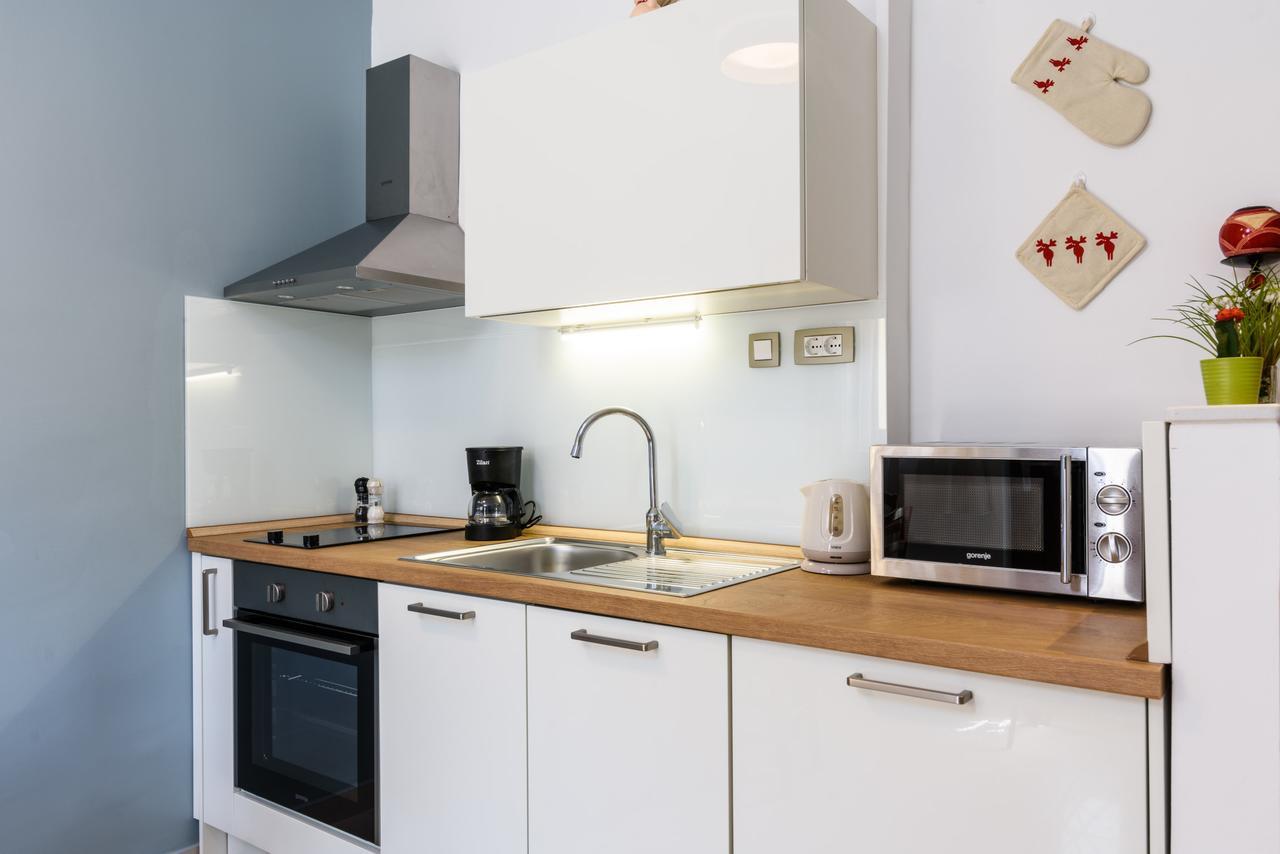 מרינה Apartmani Marko I Ana מראה חיצוני תמונה