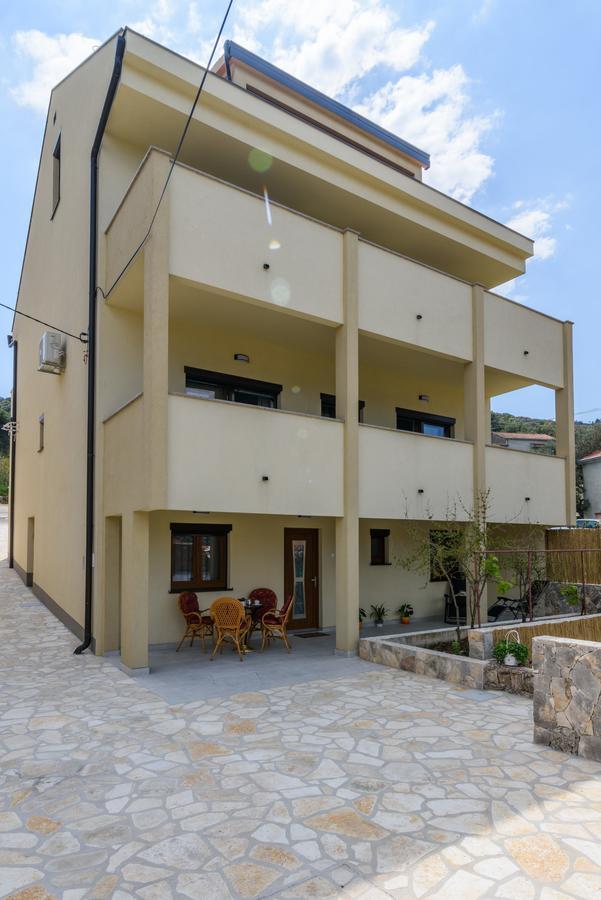 מרינה Apartmani Marko I Ana מראה חיצוני תמונה