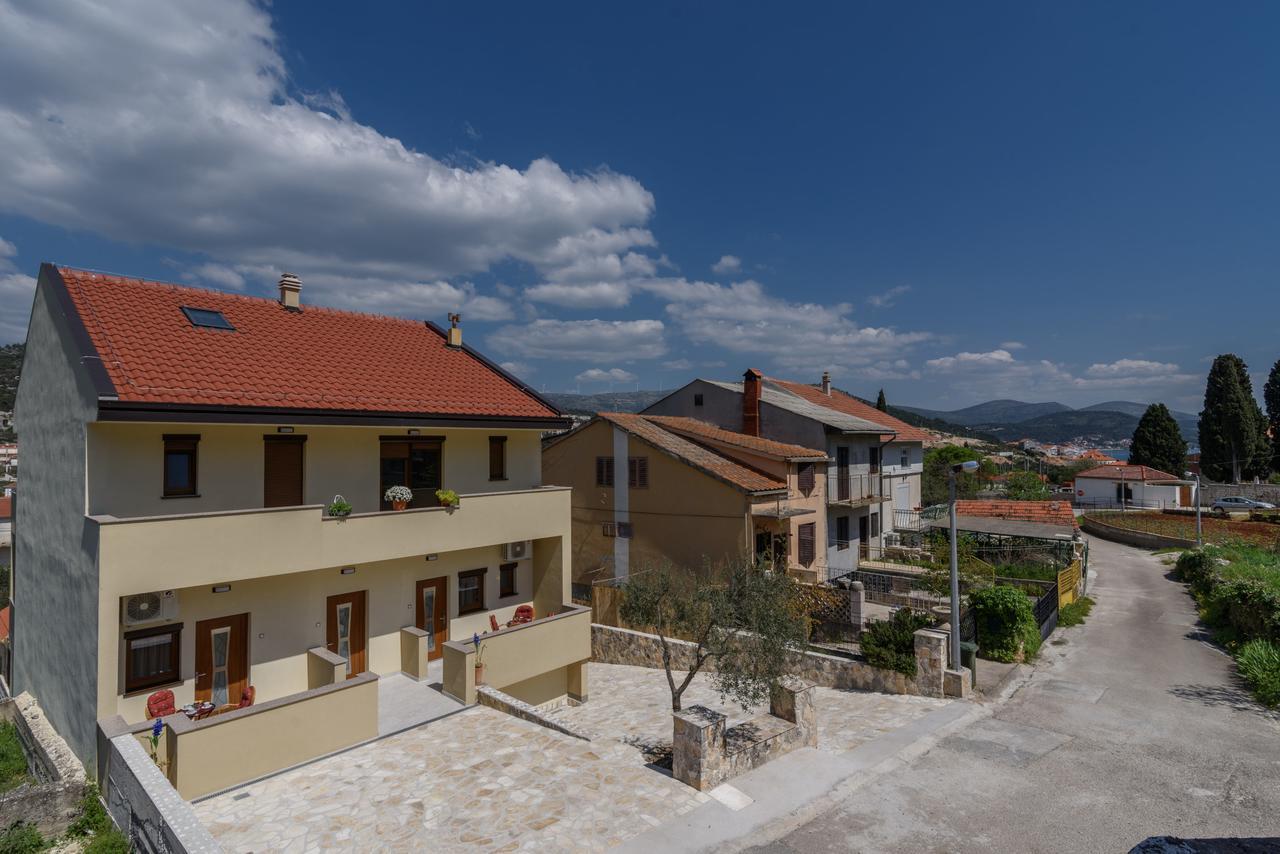 מרינה Apartmani Marko I Ana מראה חיצוני תמונה