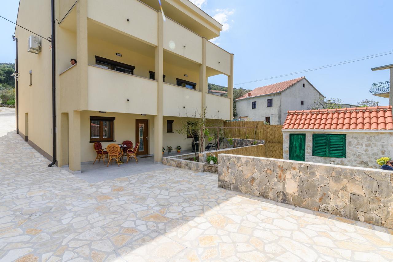 מרינה Apartmani Marko I Ana מראה חיצוני תמונה