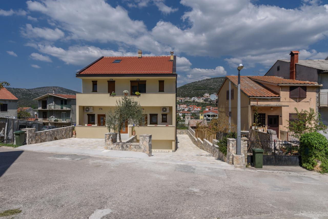 מרינה Apartmani Marko I Ana מראה חיצוני תמונה